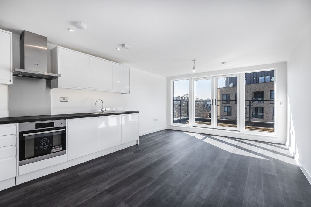 Property photo 1 of 8 Kitchen