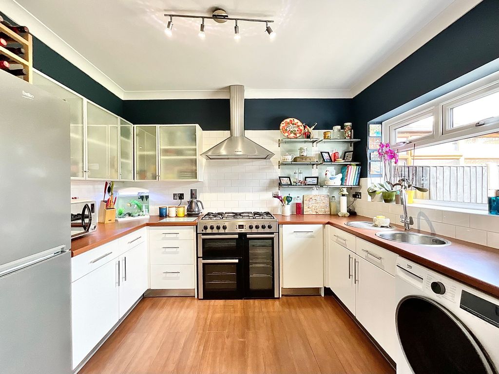 Property photo 3 of 25