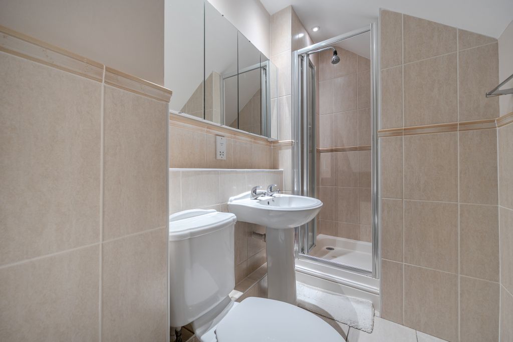 Additional image 10 of 2 bed flat for saleLambourne Court, Ray Mead Road, Maidenhead SL6