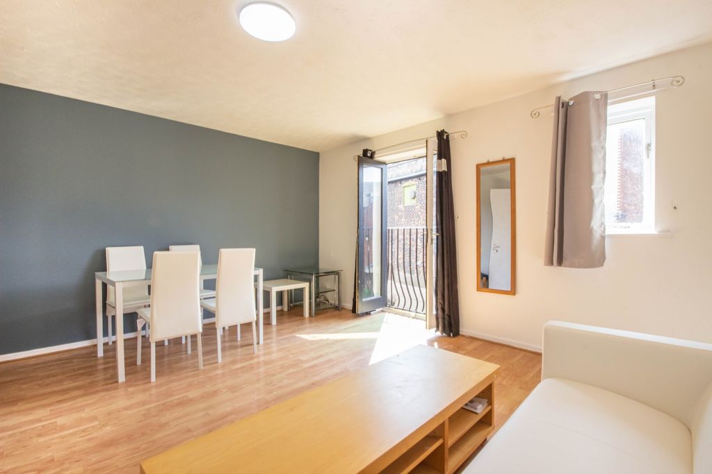 Property photo 2 of 9 1