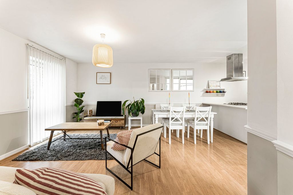 Property photo 2 of 19 Reception Room