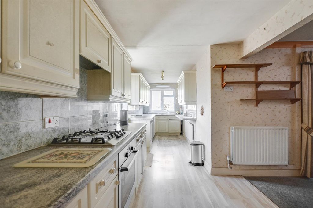 Property photo 3 of 27 Kitchen Diner