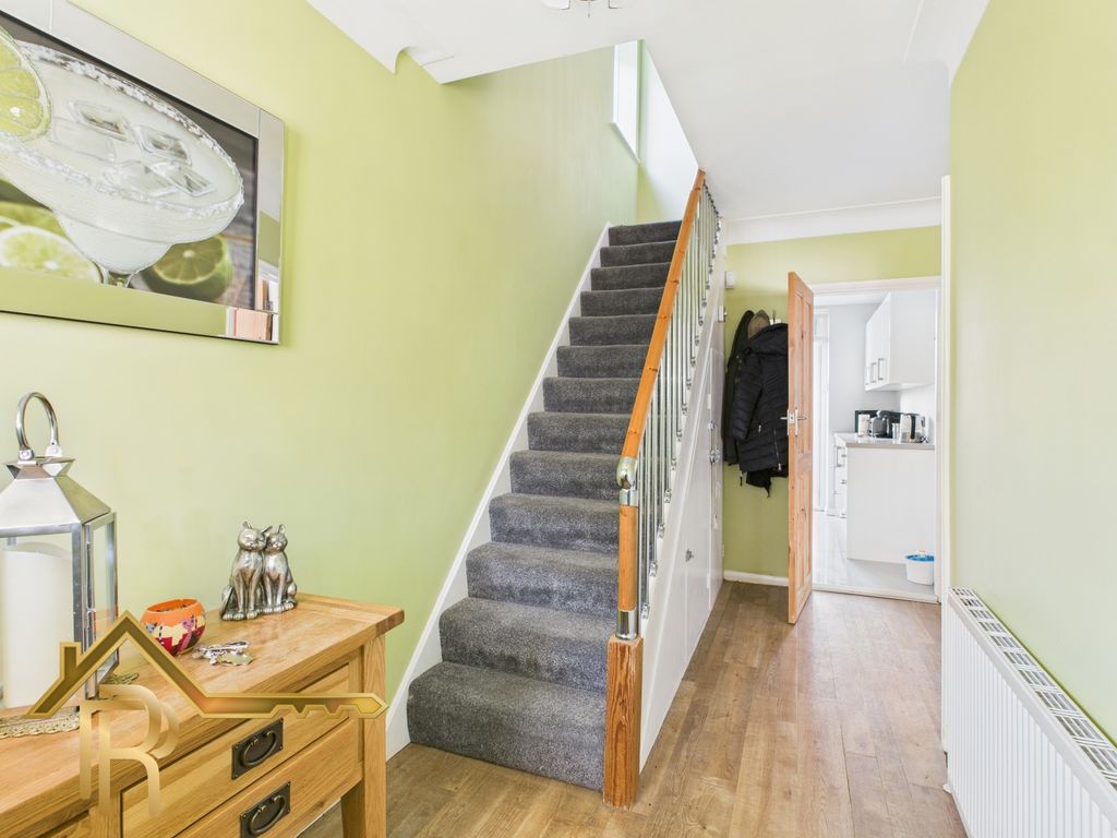 Property photo 3 of 21 Cam03016G0-Pr0048-Still001