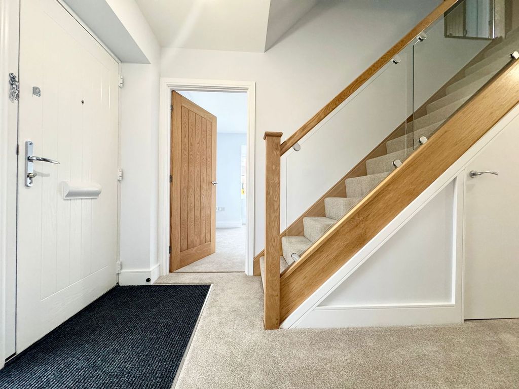 Property photo 3 of 3