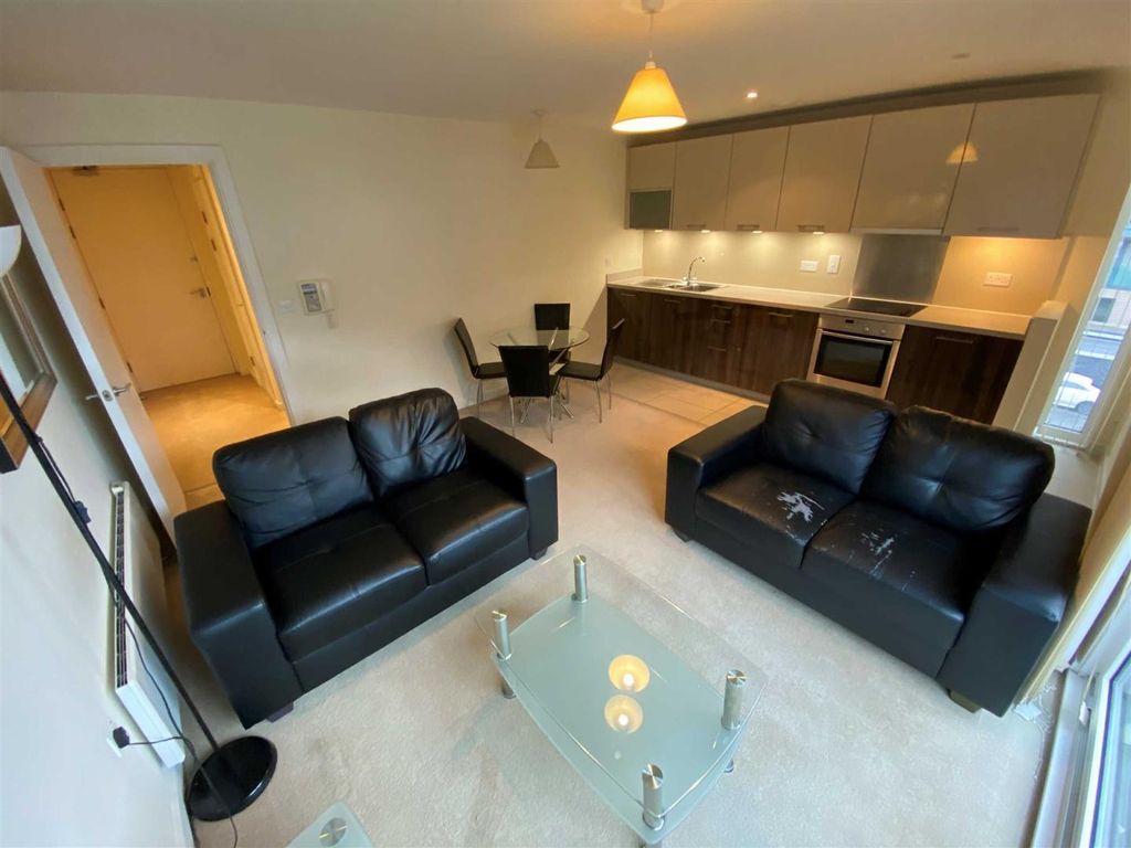 Property photo 2 of 13