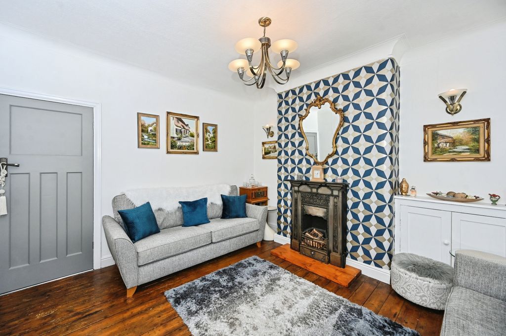 Property photo 2 of 16 Sitting Room