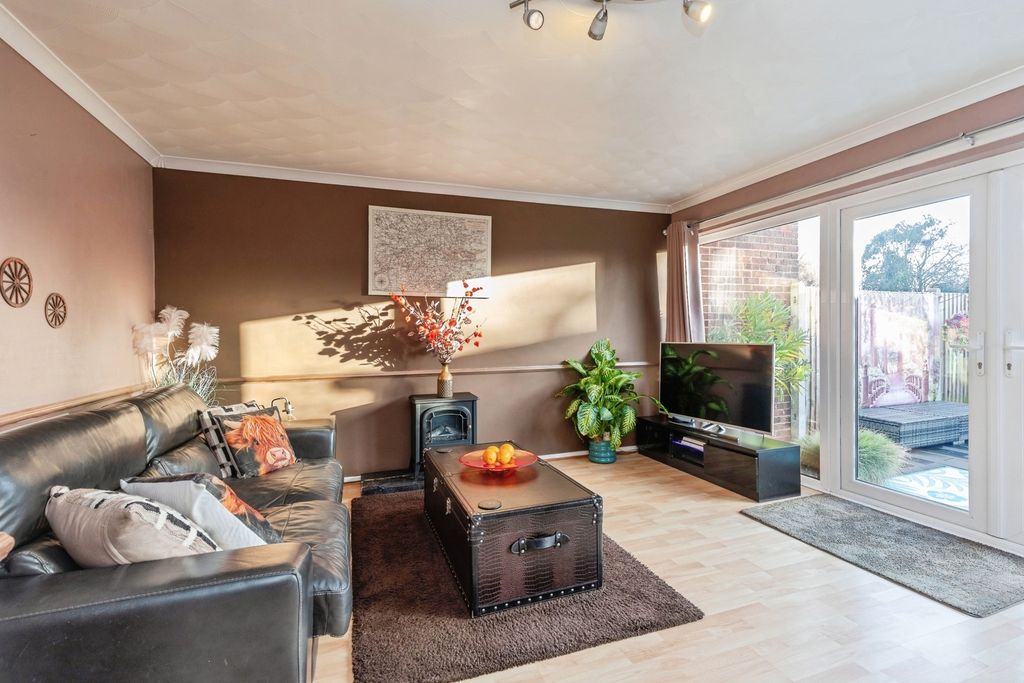 Property photo 3 of 17 Pbox-Img.Jpg