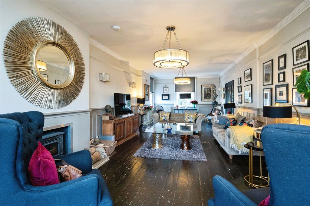 Property photo 3 of 26 Living Room