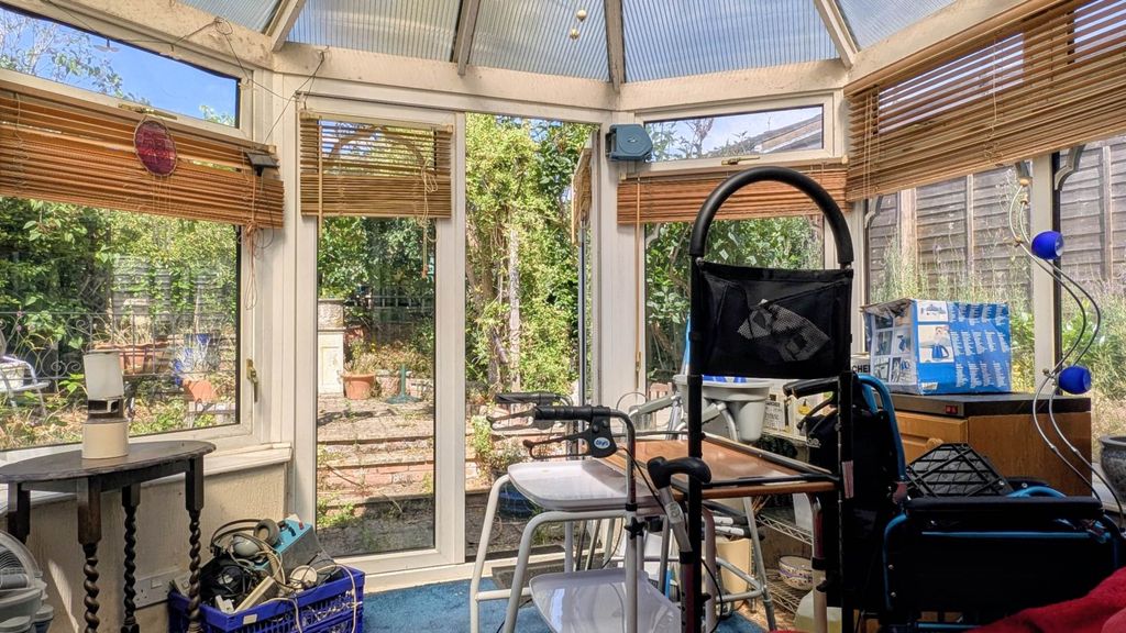 Property photo 3 of 10
