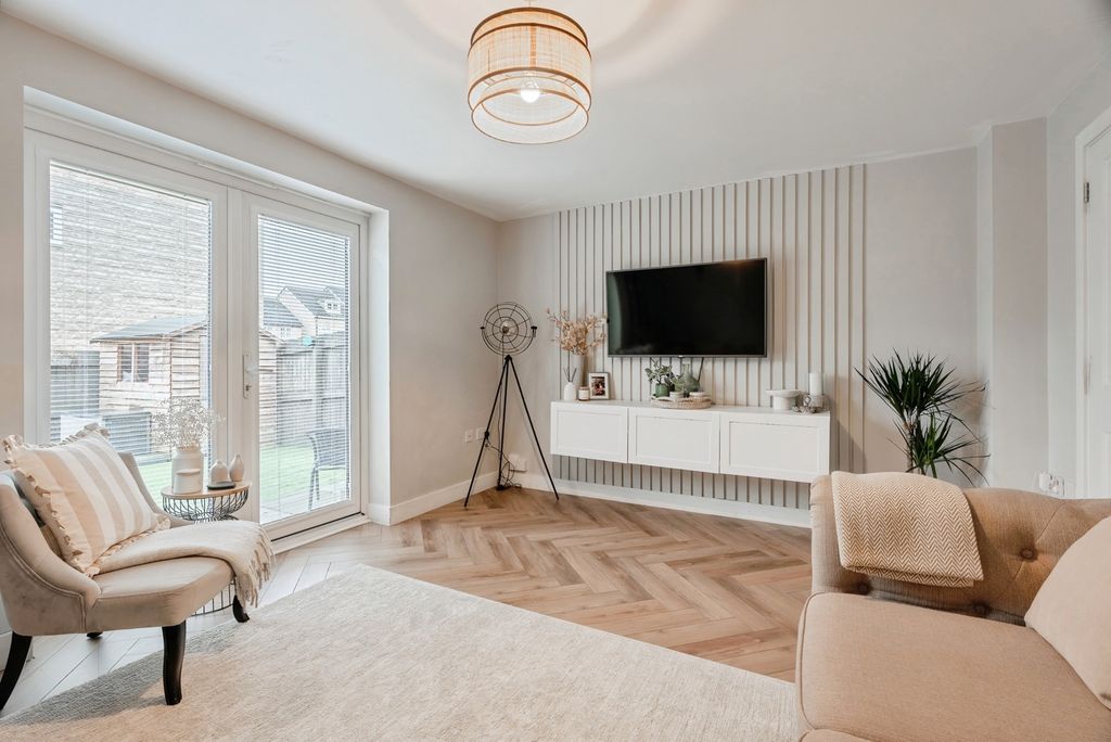 Property photo 1 of 24 Pbox-Img.Jpg