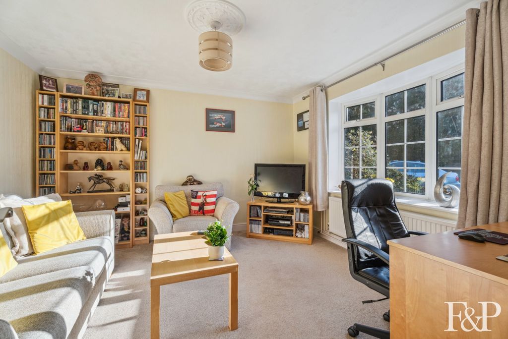 Property photo 3 of 18 4730675