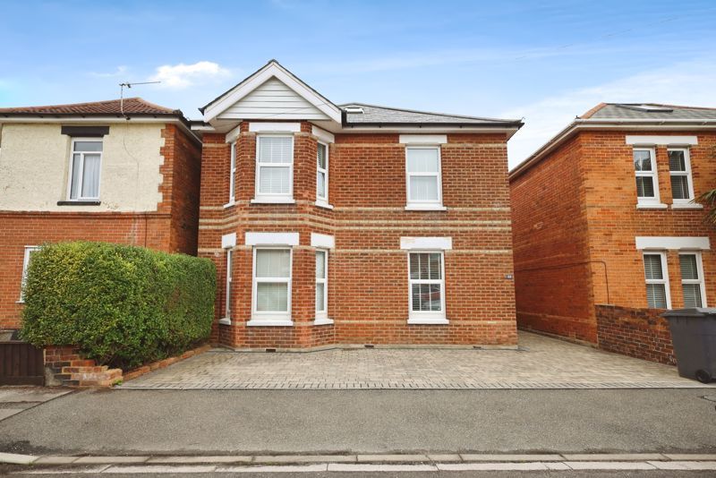 Property photo 1 of 14 Photo 11