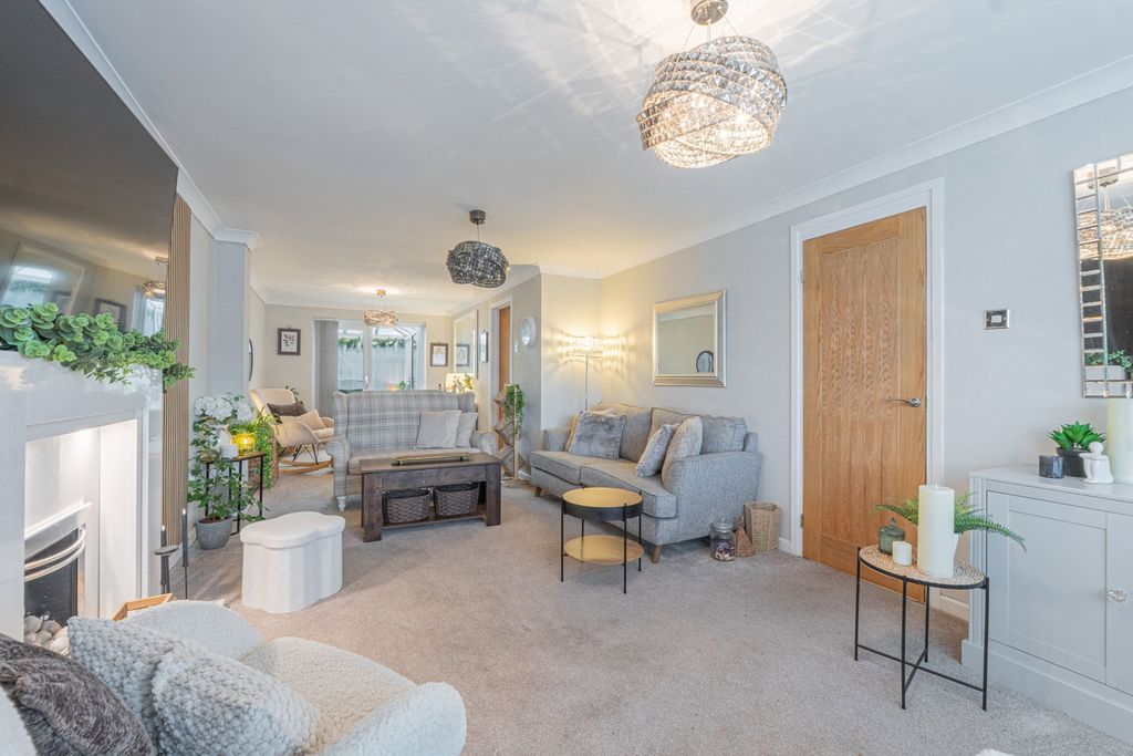Property photo 3 of 47