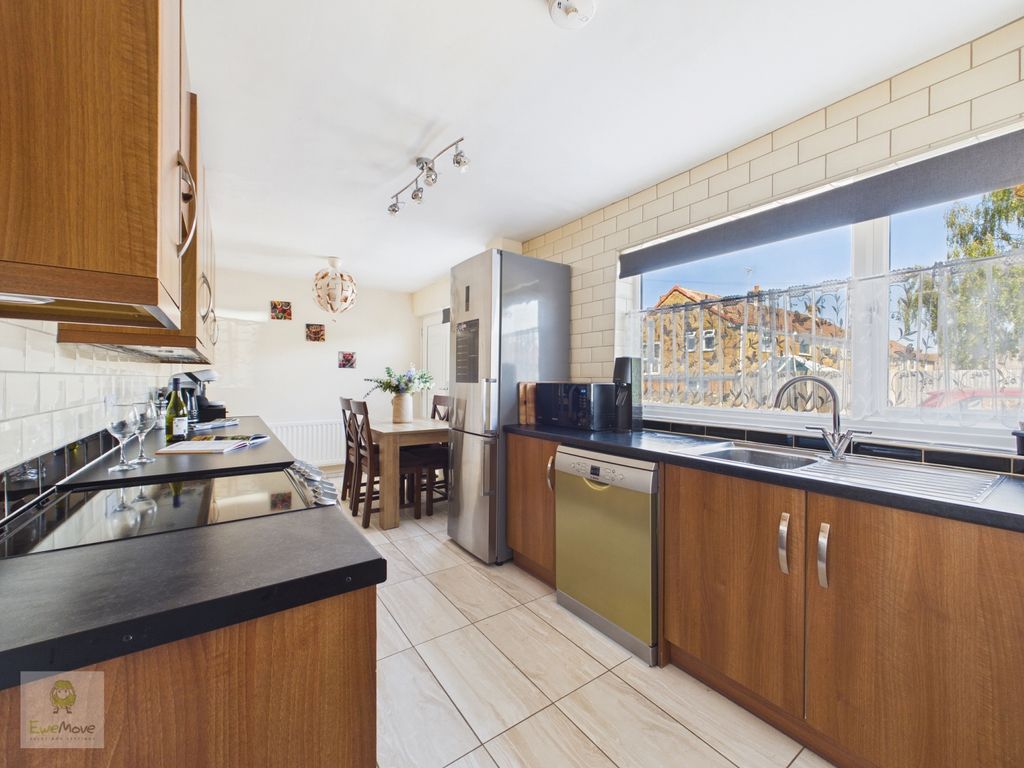 Property photo 3 of 20 Kitchen Diner