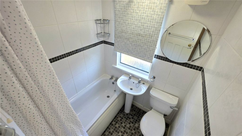 Property photo 2 of 14 Picture No. 11
