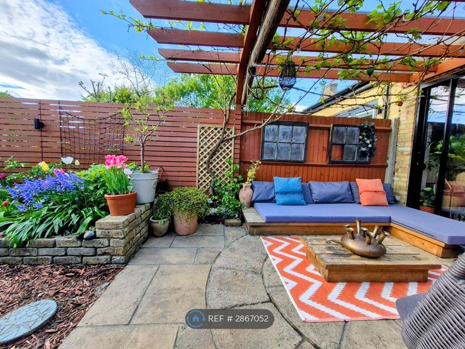 Property photo 3 of 21 Garden / Patio