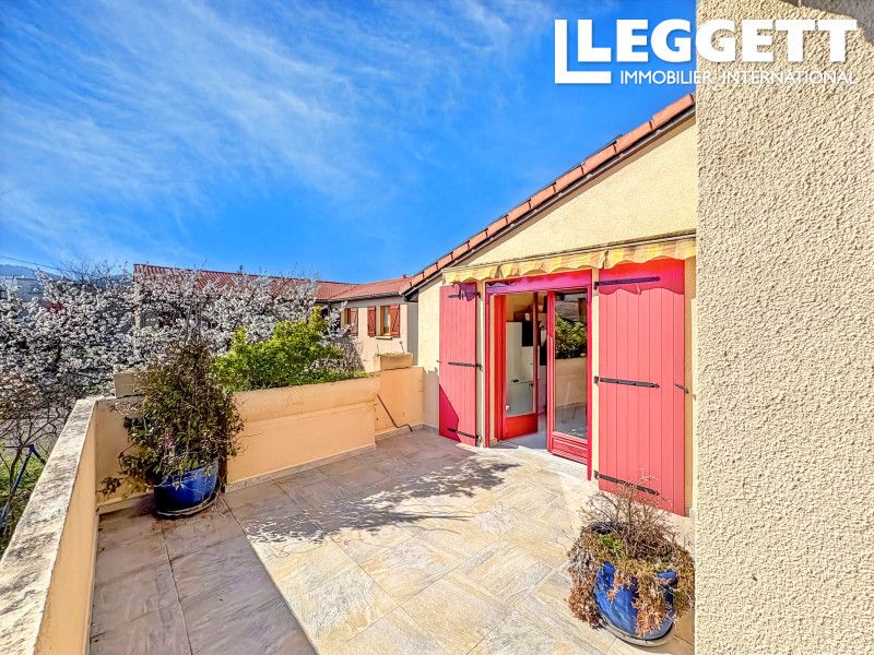 Property photo 2 of 10