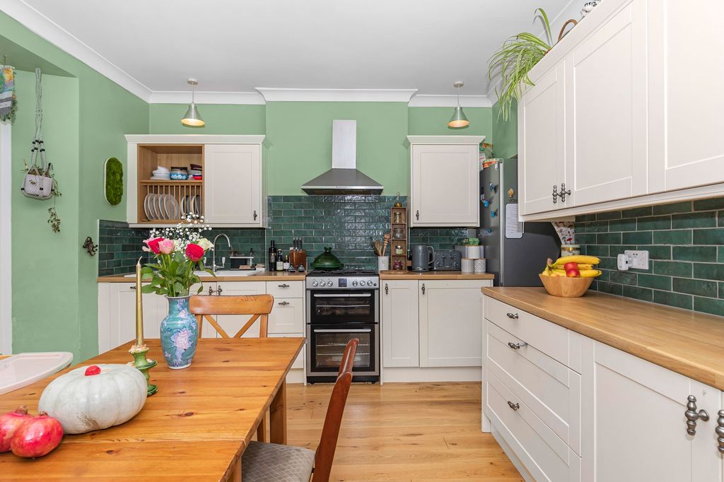 Property photo 3 of 12 Photo 13