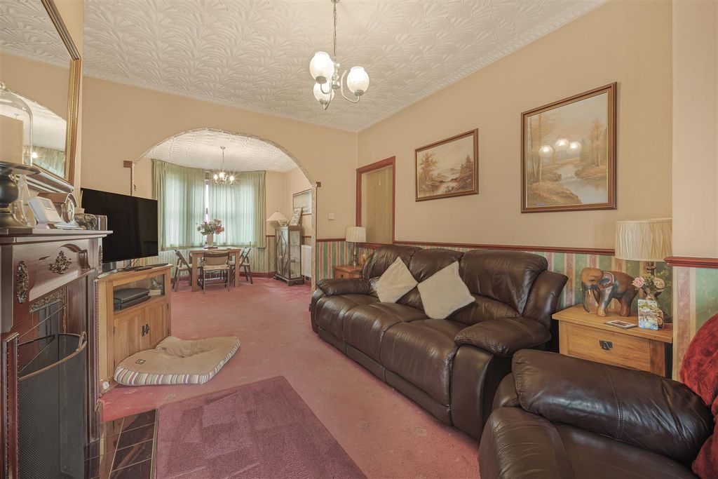 Property photo 2 of 24
