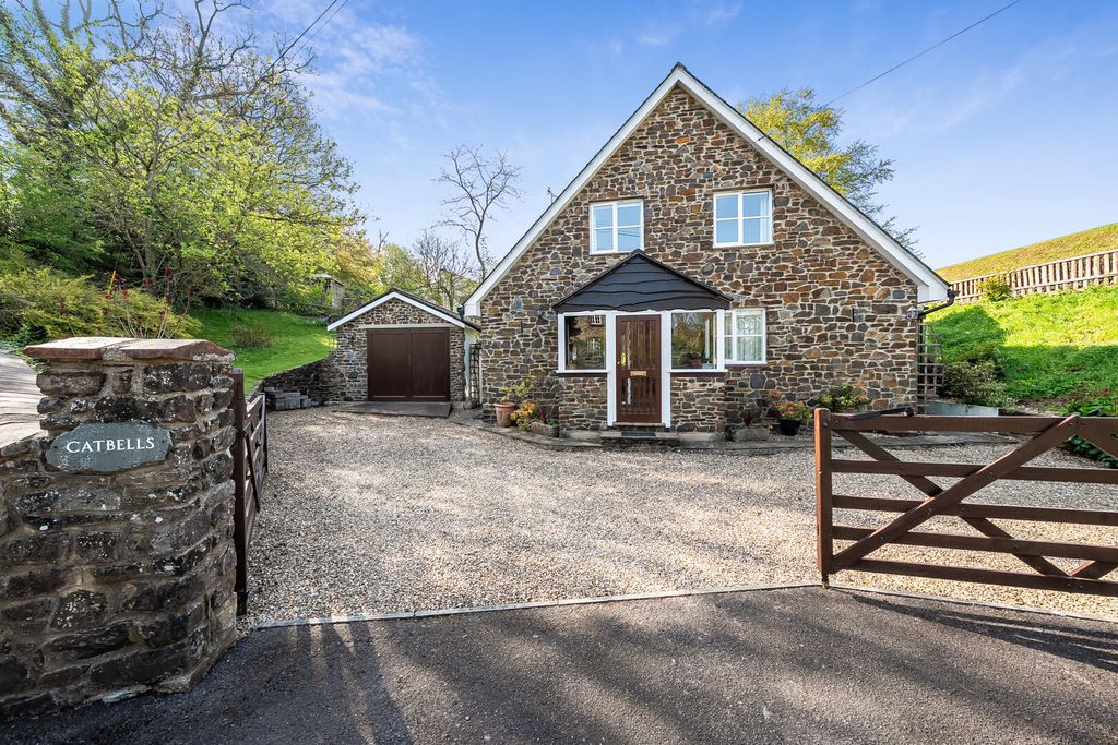 Property photo 1 of 27 Front (Exterior)