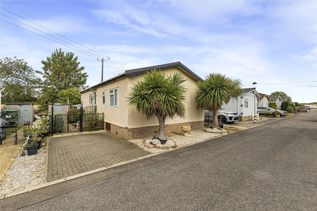Property photo 1 of 20 Picture No. 24