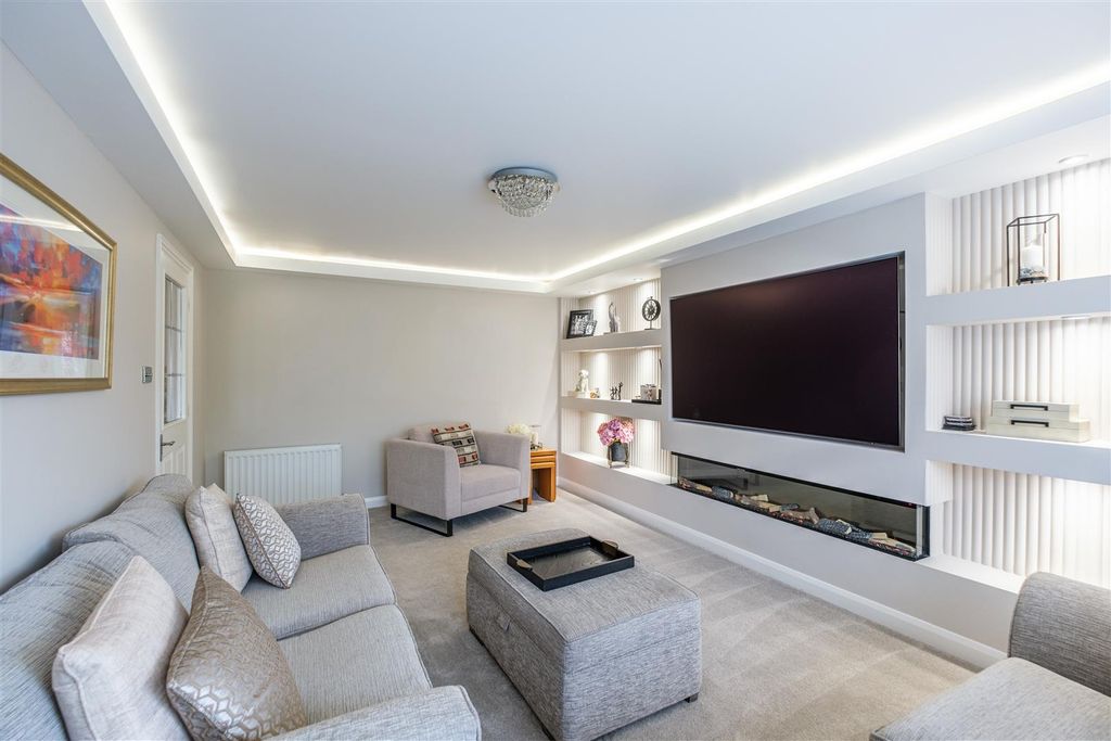 Property photo 3 of 26 Greystone Gardens-17.Jpg