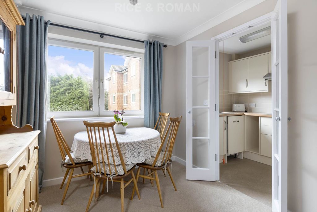 Property photo 3 of 10