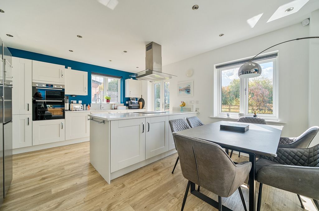 Property photo 2 of 35 1509924-18-1A019c...