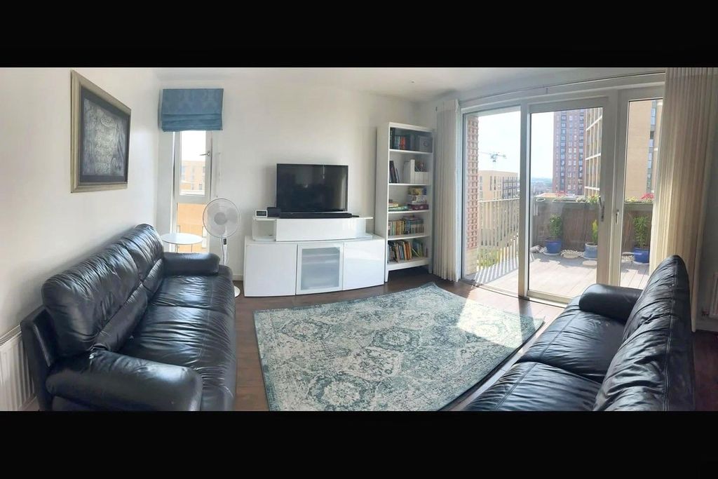 Property photo 2 of 11