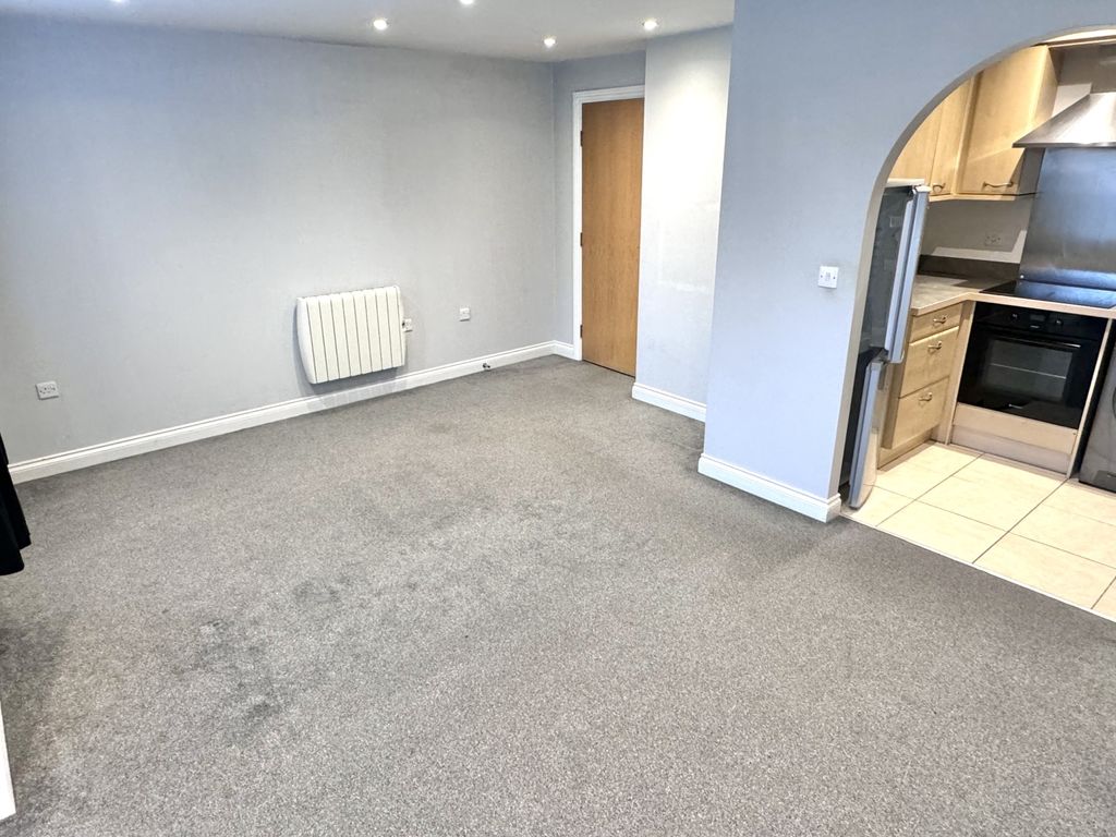 Property photo 3 of 8 Img_3414
