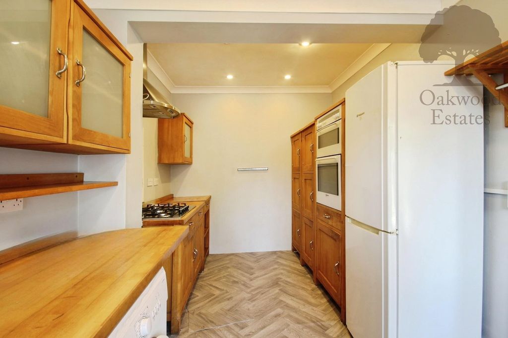 Property photo 3 of 26