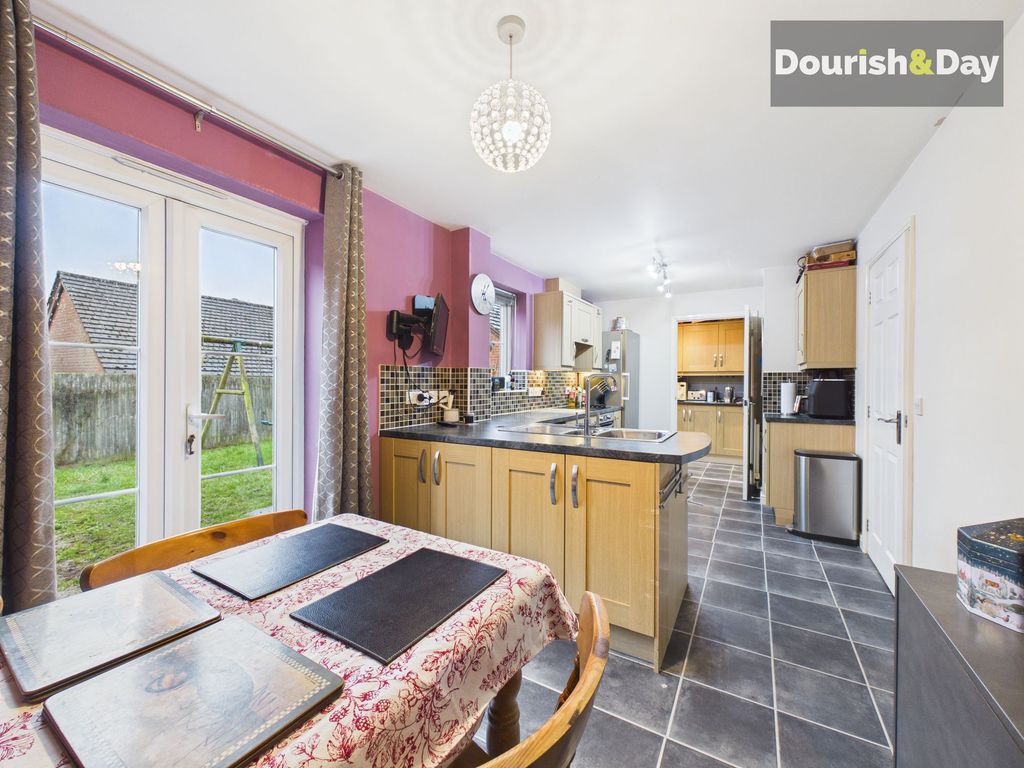 Property photo 3 of 27