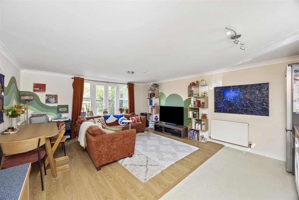 Property photo 2 of 15 Brooklands, Flat 5-013.Jpg