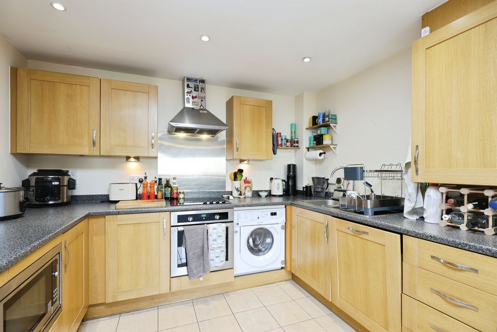 Property photo 3 of 16