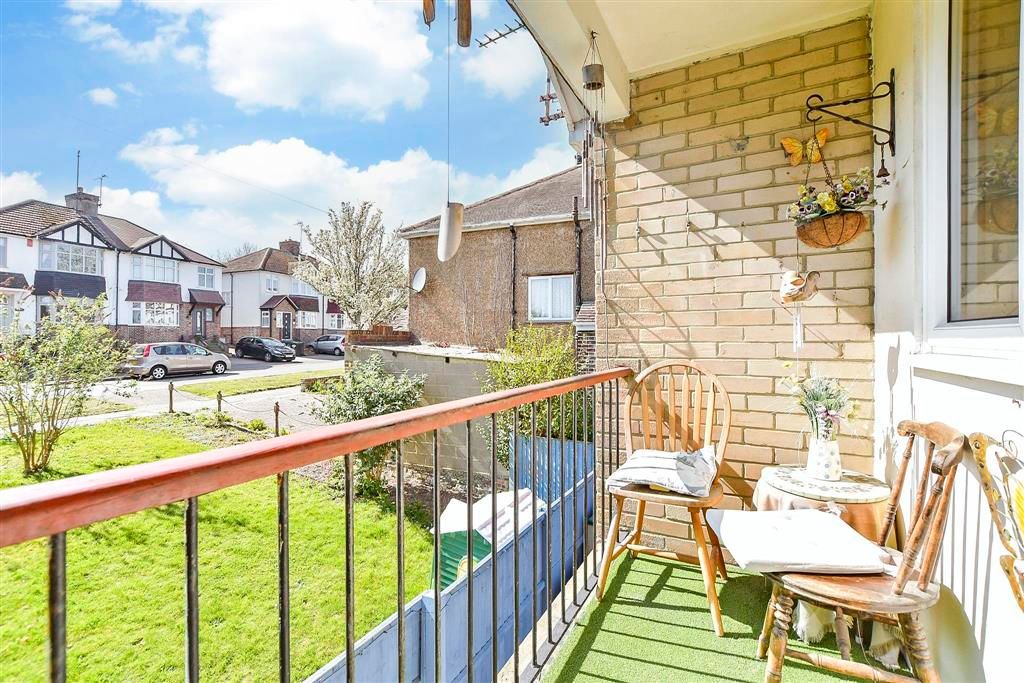 Property photo 2 of 10 Balcony / Terrace
