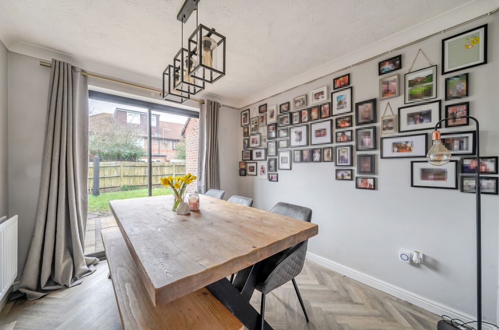 Property photo 3 of 18 1402662-16-697760...