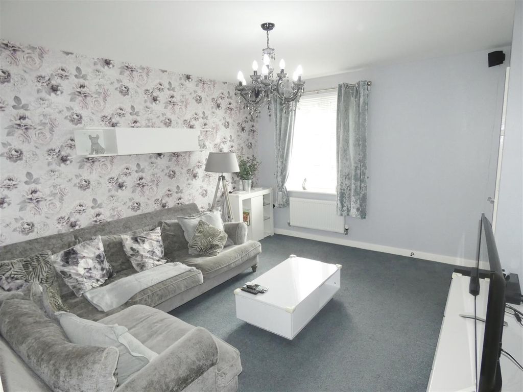 Property photo 2 of 23