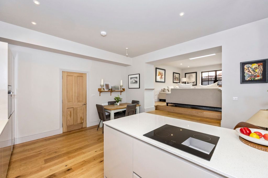 Additional image 10 of 3 bed flat for saleHigh Street, Steyning BN44