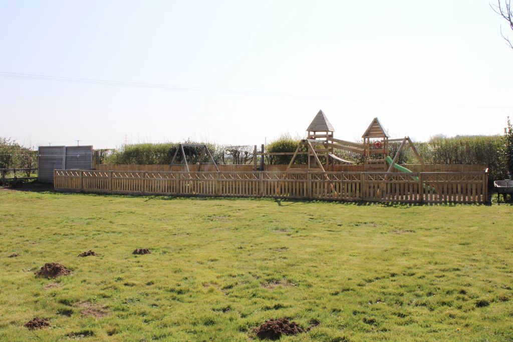 Property photo 3 of 13