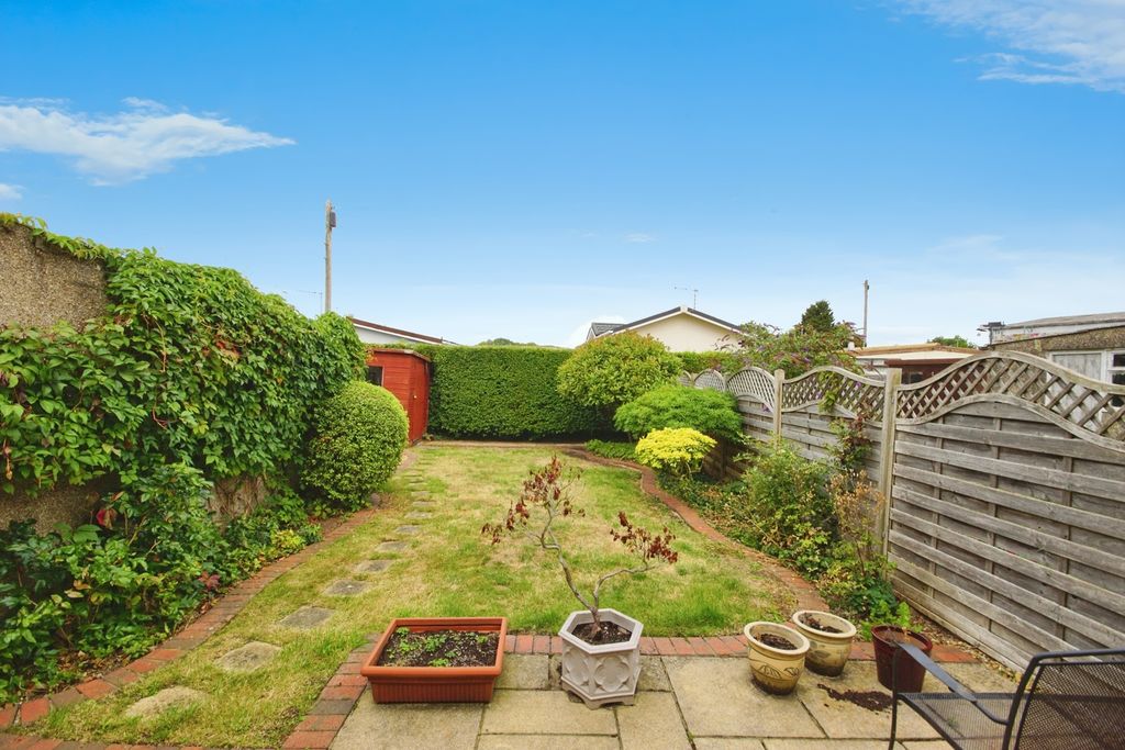 Property photo 2 of 17 Photo