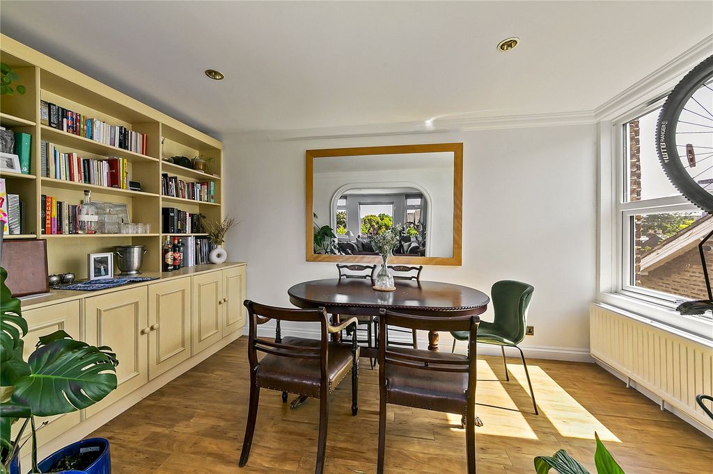 Property photo 3 of 10 Picture No. 12