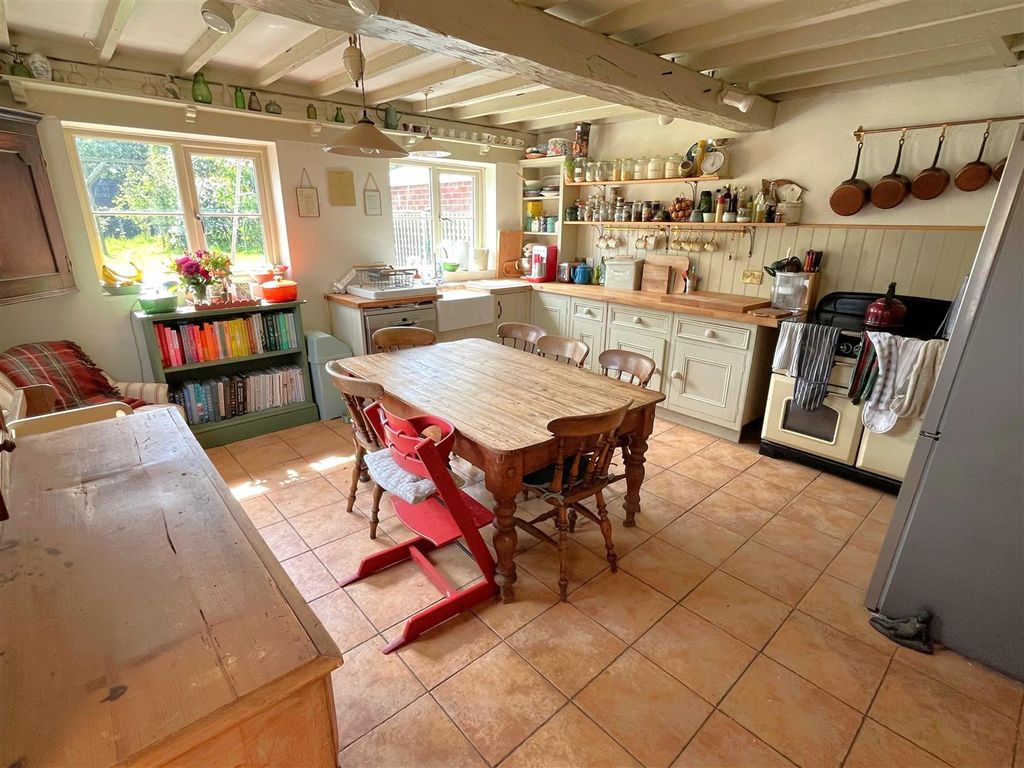 Property photo 2 of 17 Kitchen.Jpg