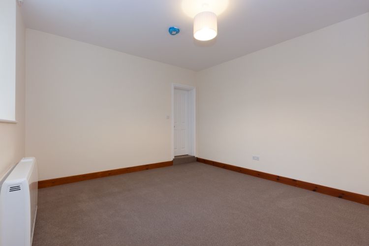 Property photo 2 of 7 179044