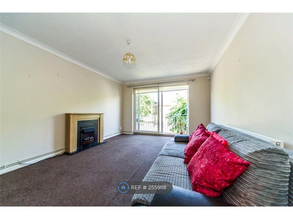 Property photo 2 of 10 Lounge With Balcony