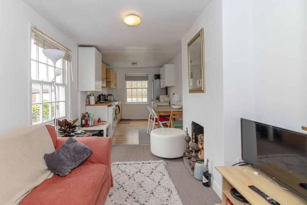 Property photo 2 of 6