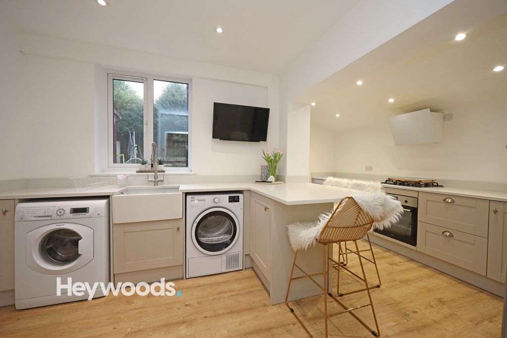 Property photo 3 of 38 099A1398