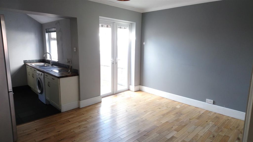 Property photo 2 of 10 Dining Room