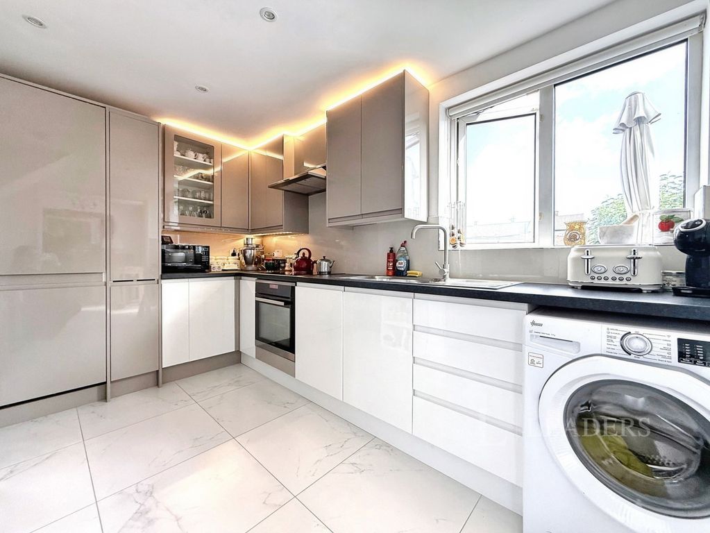 Property photo 3 of 13 Pbox-Img.Jpg
