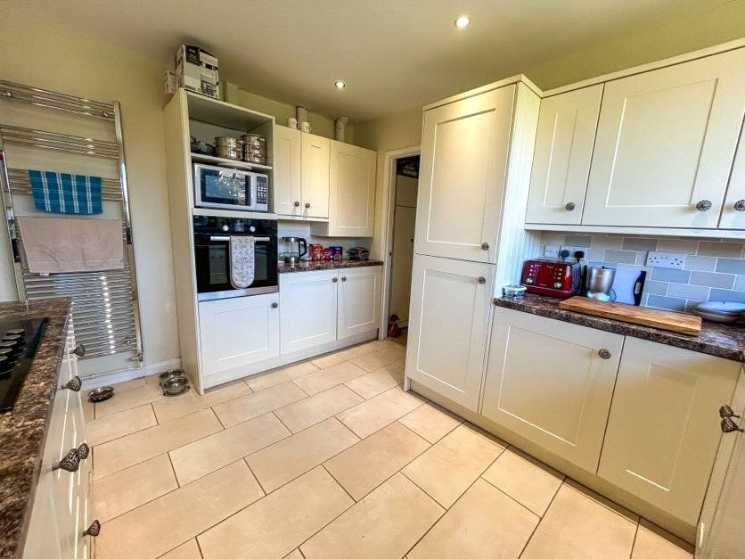 Property photo 2 of 18 Picture No. 12