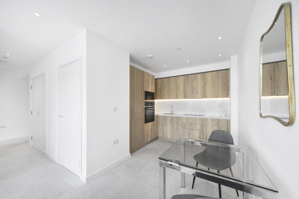 Property photo 2 of 18 Jll